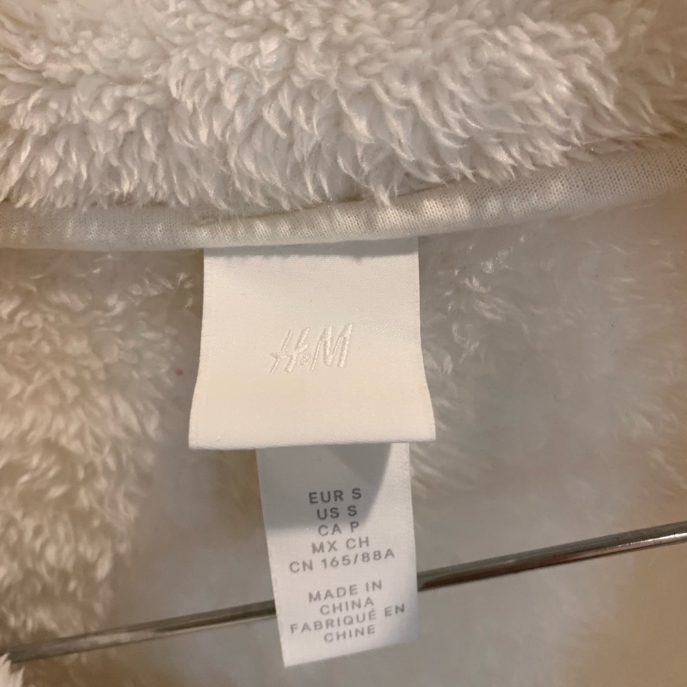 H&M fluffy jacket - Picture 4 of 4